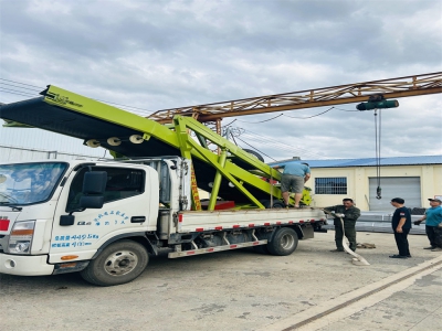 青儲(chǔ)取料機(jī)發(fā)貨現(xiàn)場