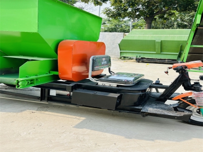 養(yǎng)殖，從選對(duì)電動(dòng)撒料車開始，別再辛苦了！