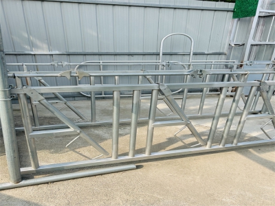 牛頸枷在養(yǎng)牛場(chǎng)中有重要的作用