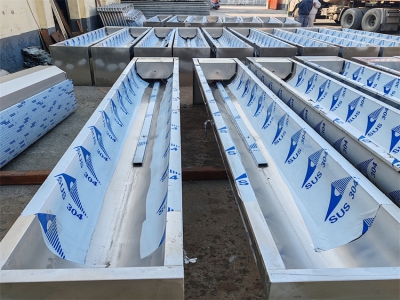 不銹鋼恒溫飲水槽， 讓牛群在寒冷的冬季健康飲水